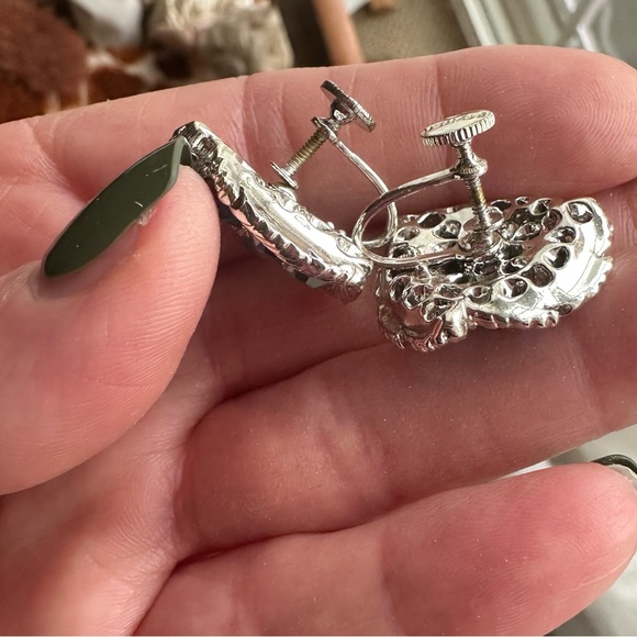 Vintage Aurora Borealis Earrings
Lisner - Picture 6 of 6